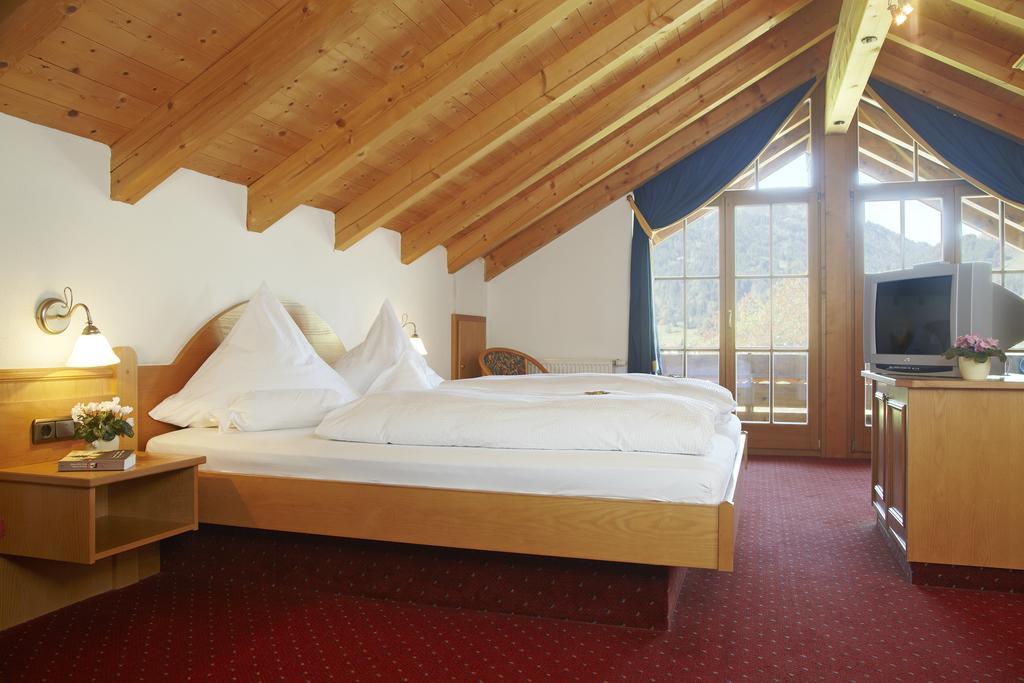 Hotel Garni Oberdorfer Stuben Obermaiselstein Habitación foto